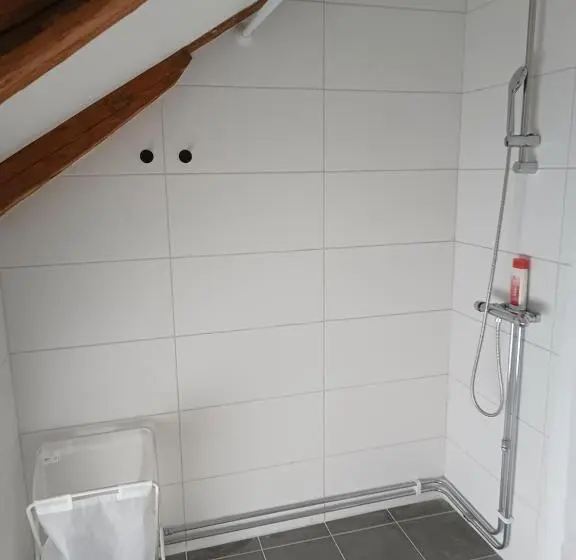 コンフォートトリプルルーム, Kungsgården Bnb