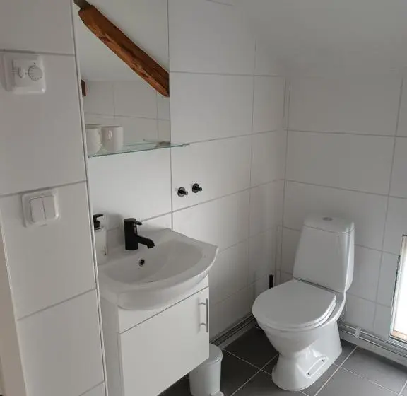 コンフォートトリプルルーム, Kungsgården Bnb