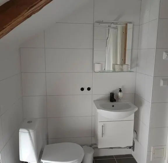 スタンダードトリプルルーム, Kungsgården Bnb