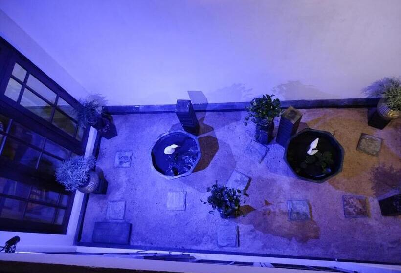 Трехместный Номер Deluxe, Elzangi