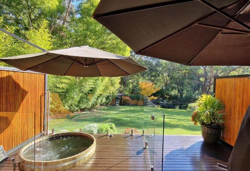 Suite with lake view, Japanese Mountain Retreat Mineral Springs & Spa