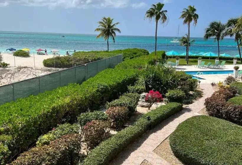 آپارتمان 1 خوابه, Luxury Beachfront Apartments Grace Bay Beach