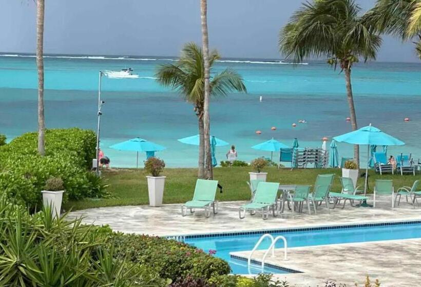آپارتمان 1 خوابه, Luxury Beachfront Apartments Grace Bay Beach