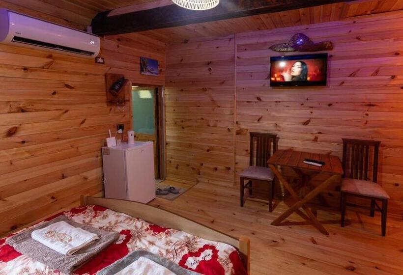 Трехместный Номер Базовый, Guest House Castle