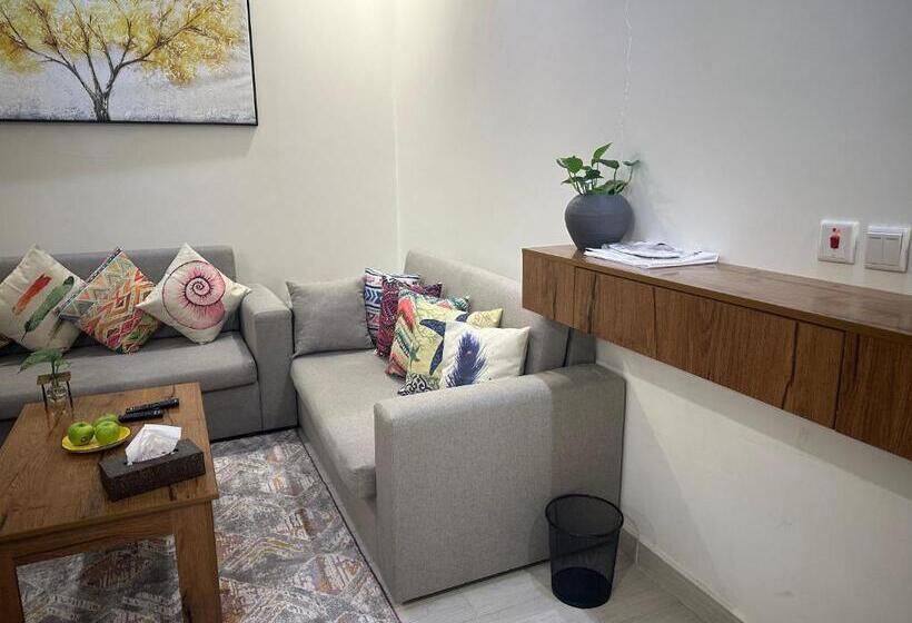 标准工作室, استديو انيق بدخـول ذاتي