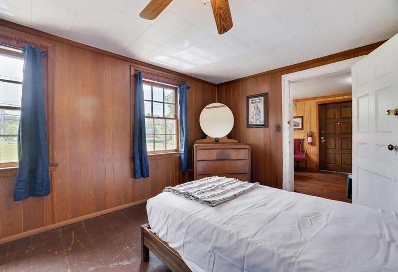 스탠다드 4인용 룸 공용 욕실, The Narrowsburg Inn