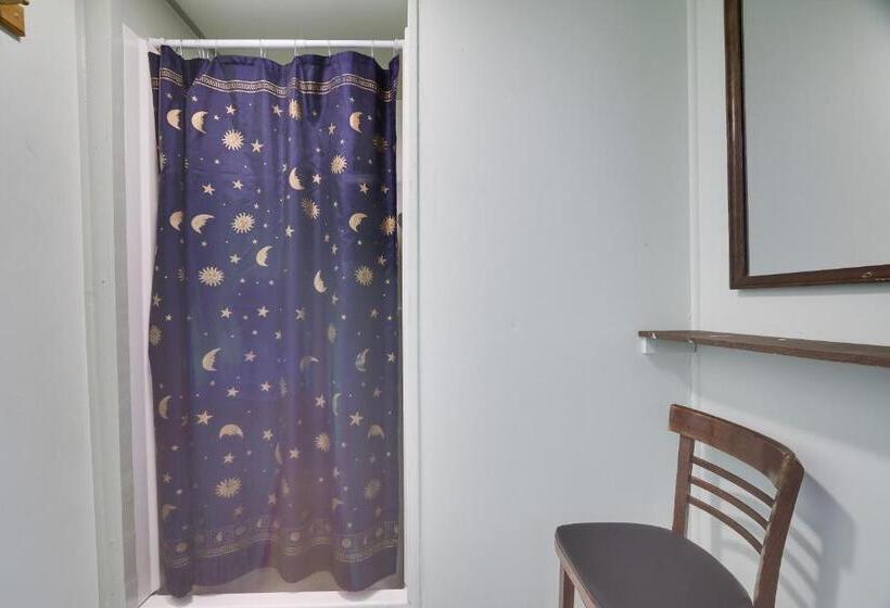 스탠다드 4인용 룸 공용 욕실, The Narrowsburg Inn