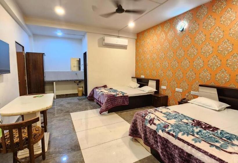 Четырехместный Номер Стандарт, Bombay Darbar