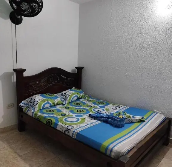 Standard-huone, Dinastia Castillo Melgar