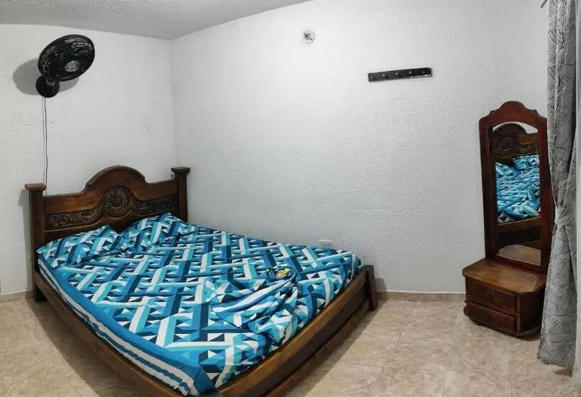 Standard-huone, Dinastia Castillo Melgar