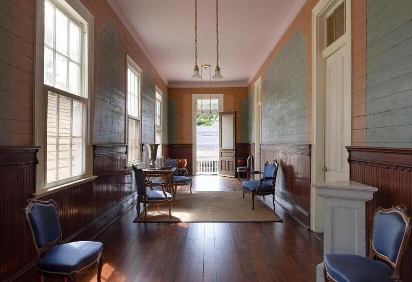 带大床的复式套间, Klaus