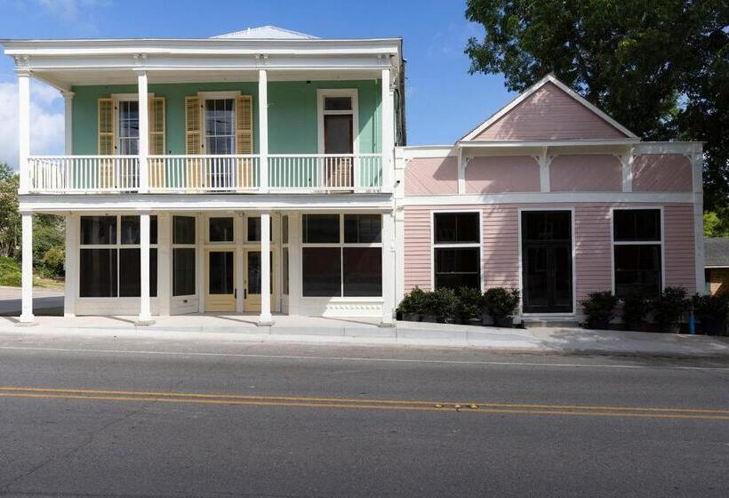 غرفة قياسية سرير كينج, Klaus