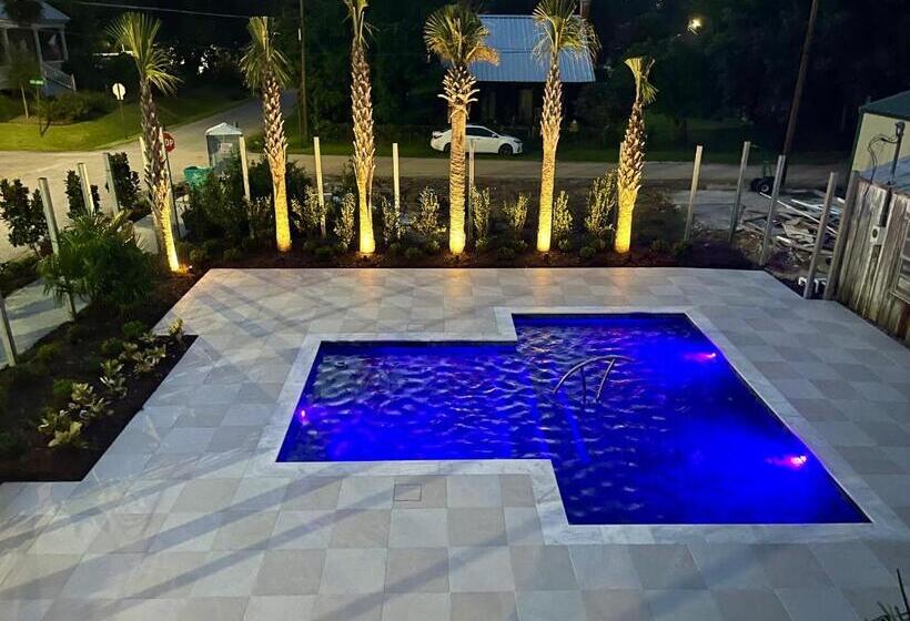 غرفة ديلوكس سرير كينج, Klaus