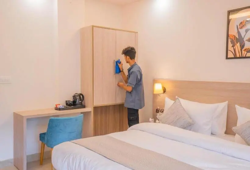 バルコニー付きデラックスルーム, Perfectstayz Alpine Near Laxman Jhula