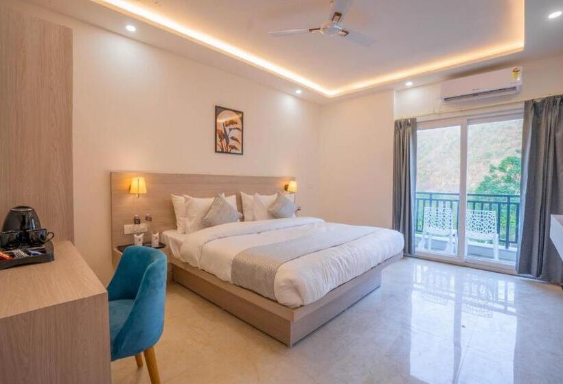 غرفة ديلوكس مزودة بشرفة, Perfectstayz Alpine Near Laxman Jhula