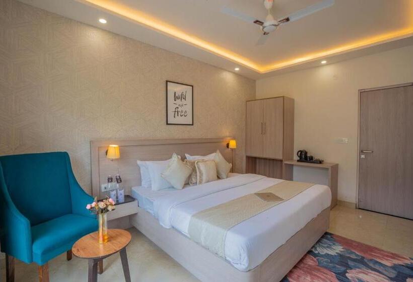 جناح جونيور مزوَّد بشرفة, Perfectstayz Alpine Near Laxman Jhula
