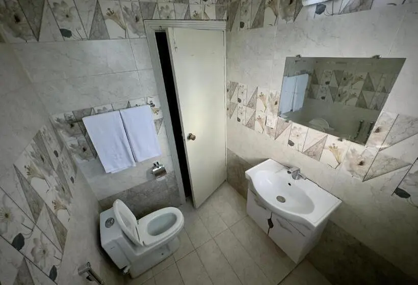 اتاق لوکس با تخت بزرگ, Arley House Islamabad