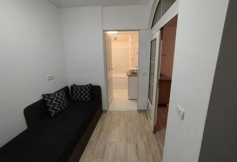 キングサイズベッドのスタンダードルーム, Căsuța Din Brașov