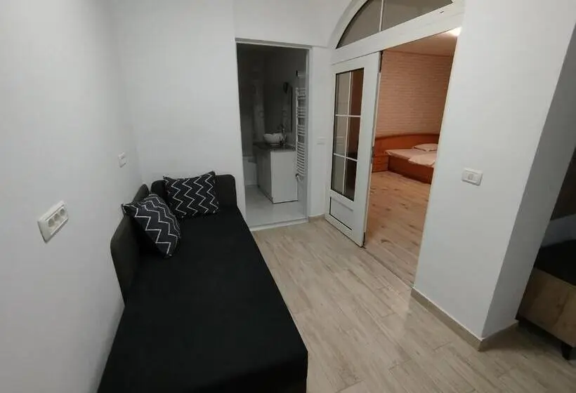 キングサイズベッドのスタンダードルーム, Căsuța Din Brașov