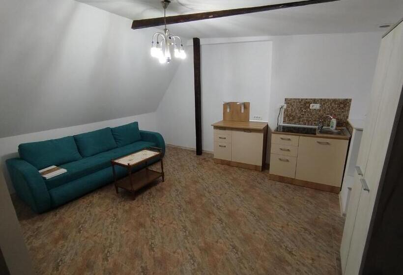 スイート(家族用), Căsuța Din Brașov