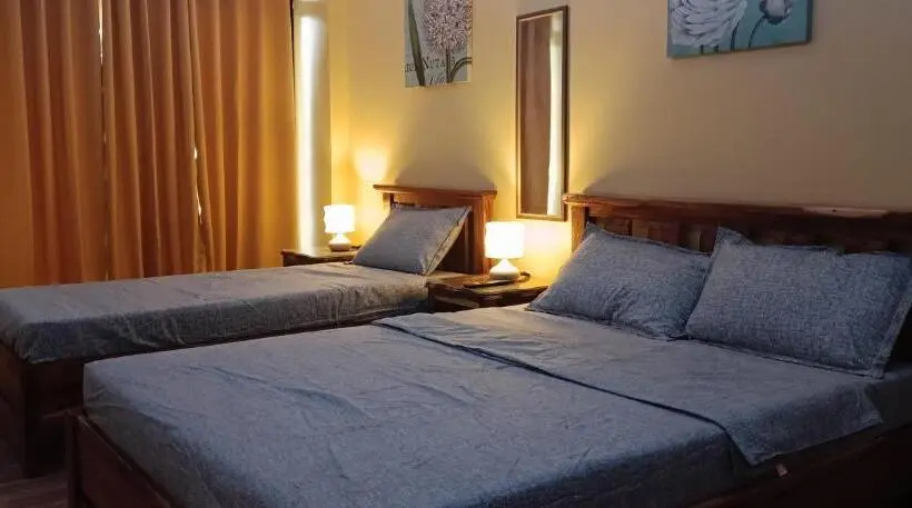 اتاق خانوادگی, Inn Ka Kay Mame
