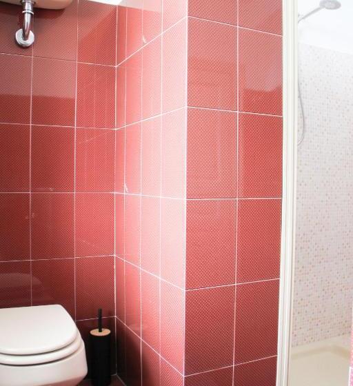 スタンダードトリプルルームの外観-バスルーム, Boteroom Relais