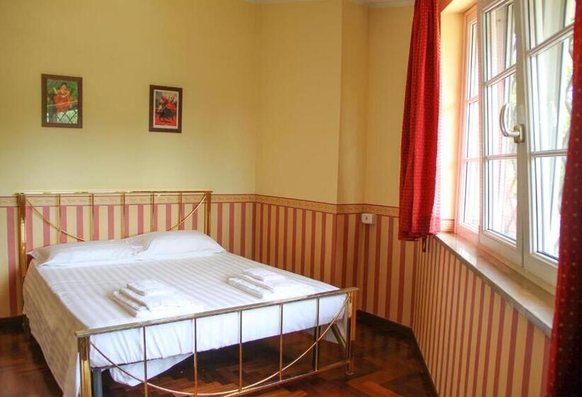 スタンダードトリプルルームの外観-バスルーム, Boteroom Relais