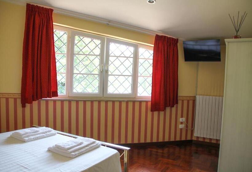 スタンダードトリプルルームの外観-バスルーム, Boteroom Relais