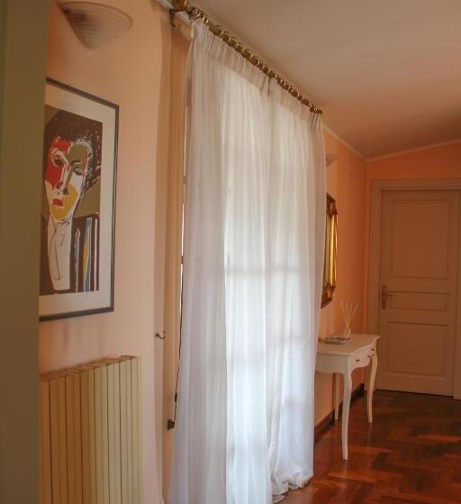 スタンダードトリプルルームの外観-バスルーム, Boteroom Relais