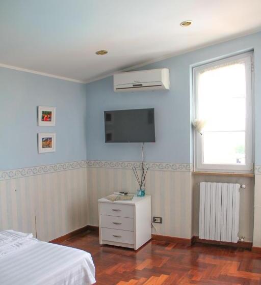 スタンダードトリプルルームの外観-バスルーム, Boteroom Relais