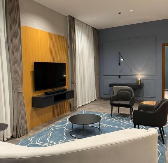 스위트 킹사이즈 침대, Aiden By Best Western Georgetown Guyana