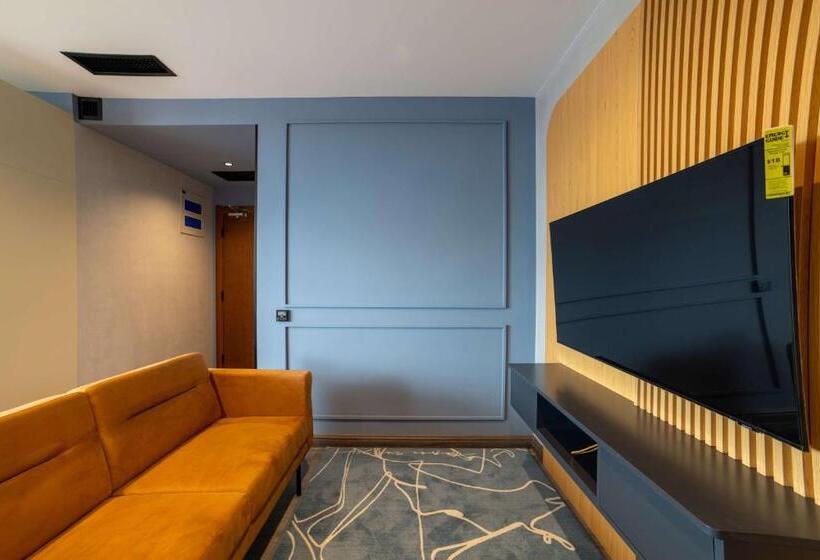 스위트 킹사이즈 침대, Aiden By Best Western Georgetown Guyana