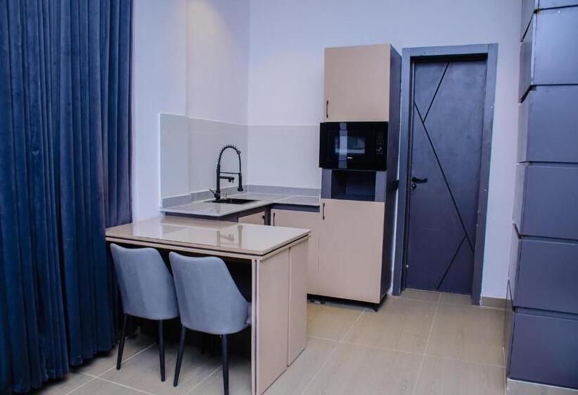 استودیوی استاندارد, G Pinnacle Signature