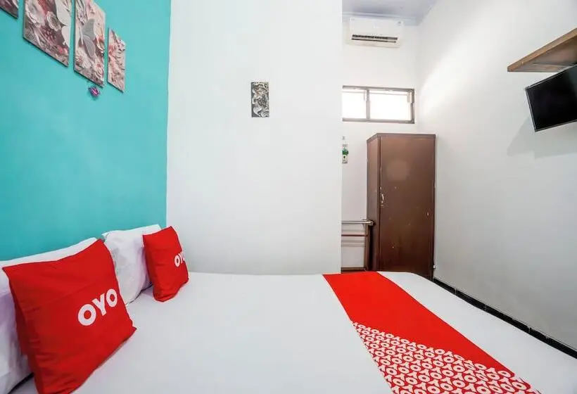 デラックスルーム, Oyo 94172 Mata Air Guest House Madiun