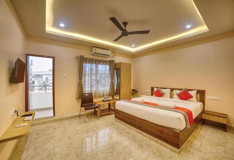 标准间, Stay On The Way Near Bangalore Airport