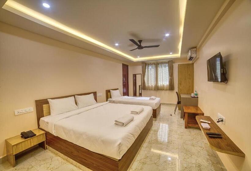 标准三人间, Stay On The Way Near Bangalore Airport