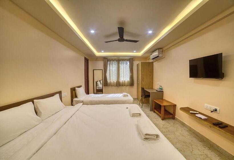 标准三人间, Stay On The Way Near Bangalore Airport