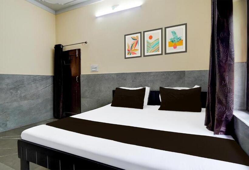 트리플 클래식 룸, Super Collection O Lake Palace Road Formerly Green View