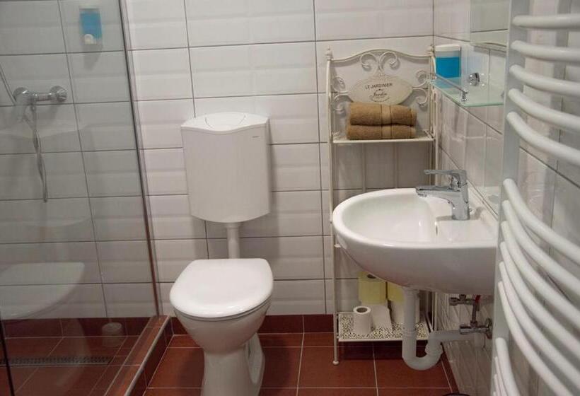 Номер Стандарт, Oliva Vendégház Simonfa