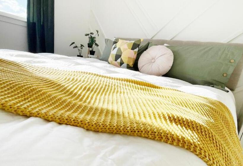 带大床的复式套间, Private Room In Lehi Ut In A Fully Equipped Home