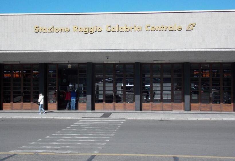 Deluxe Driepersoonskamer met Uitzicht op Zee, Central Palace