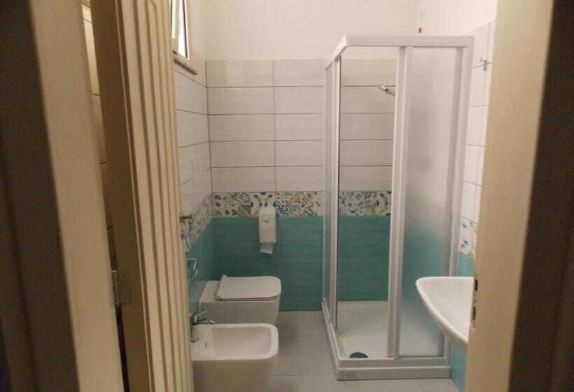 StandaardKamer, Central Palace