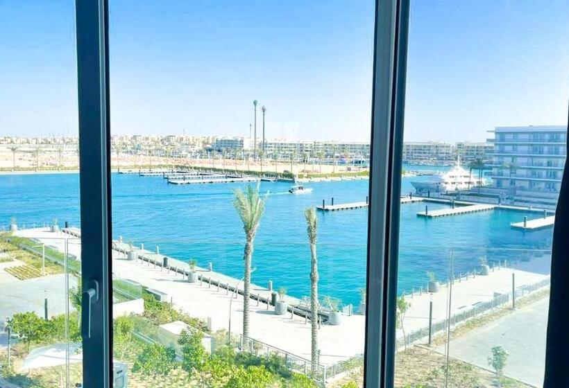 سوئیت با تخت بزرگ, Serviced Apartments At Address Beach Resort Marassi