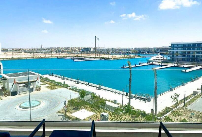 Deluxe Suite Sea View, Serviced Apartments At Address Beach Resort Marassi