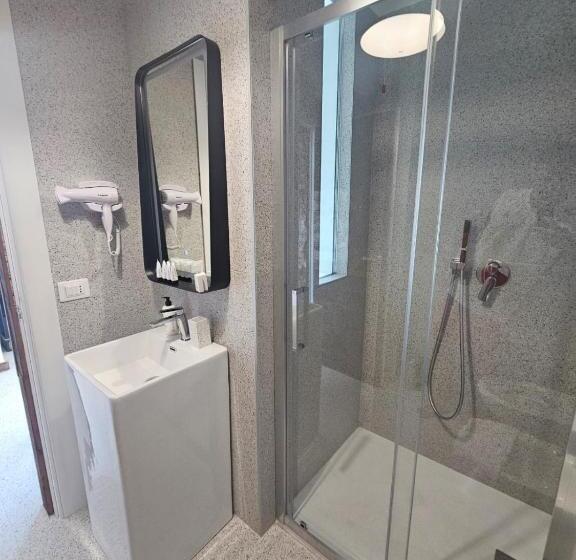 标准间带漩涡浴缸, Dada Suites And Sea