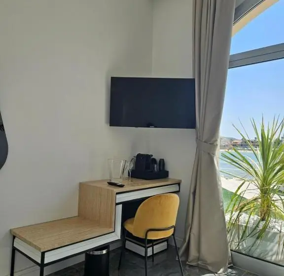 オーシャンビュースタンダードルーム, Dada Suites And Sea
