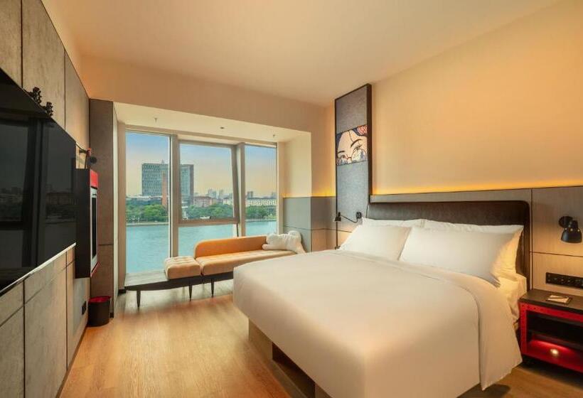 Номер Стандарт Вид на Реку, Moxy Ningbo Old Bund