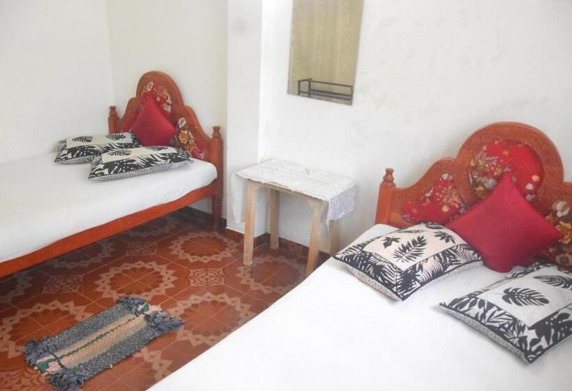 اتاق خانوادگی, Pahan Guest Anuradhapura