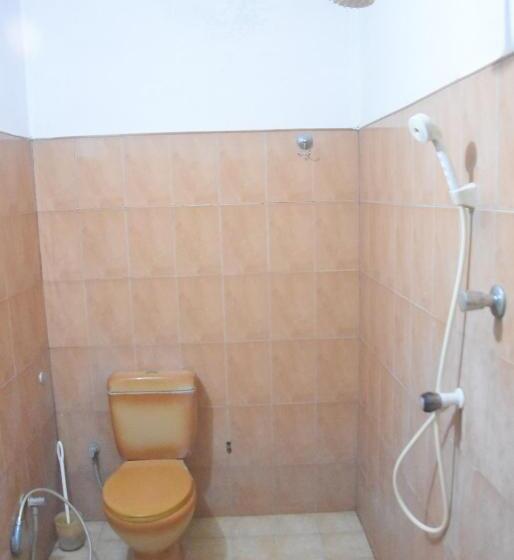 اتاق خانوادگی, Pahan Guest Anuradhapura