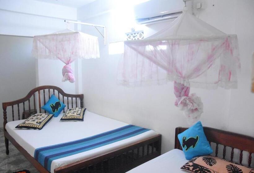 اتاق استاندارد سه نفره, Pahan Guest Anuradhapura